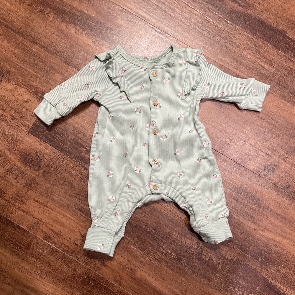 Baby’s Round Neck Jumpsuit